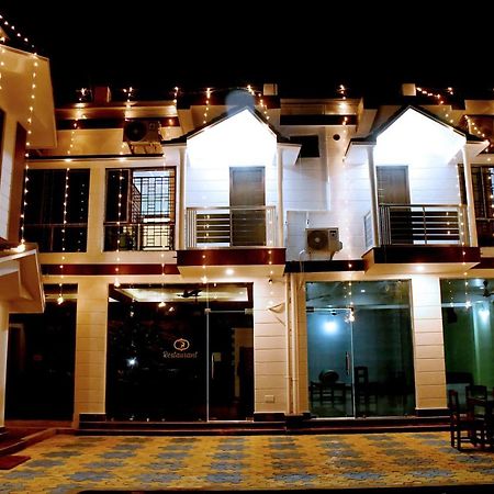 Hotel Aayes And Resort Shānti Niketan Exterior foto
